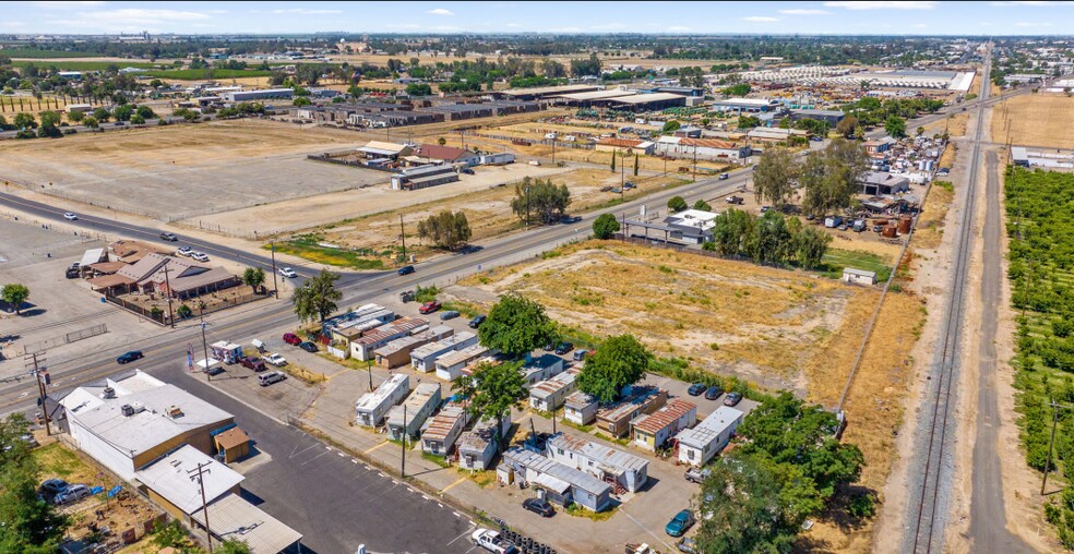 9000 Lacey Blvd, Hanford, CA à vendre - Photo de l’immeuble – Image 1 sur 8