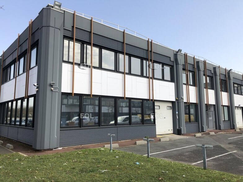 Local d’activités dans Gennevilliers à louer - Photo de l’immeuble – Image 2 sur 7