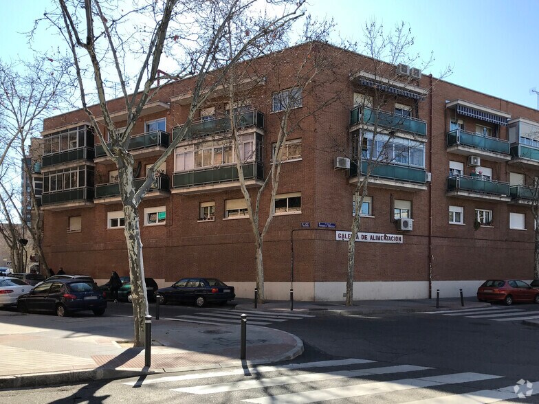 Immeuble residentiel dans Madrid, Madrid à vendre - Photo principale – Image 1 sur 2