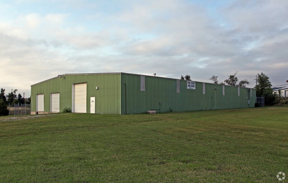 1823 Dentech Dr, Springdale, AR à vendre - Photo de l’immeuble – Image 2 sur 2