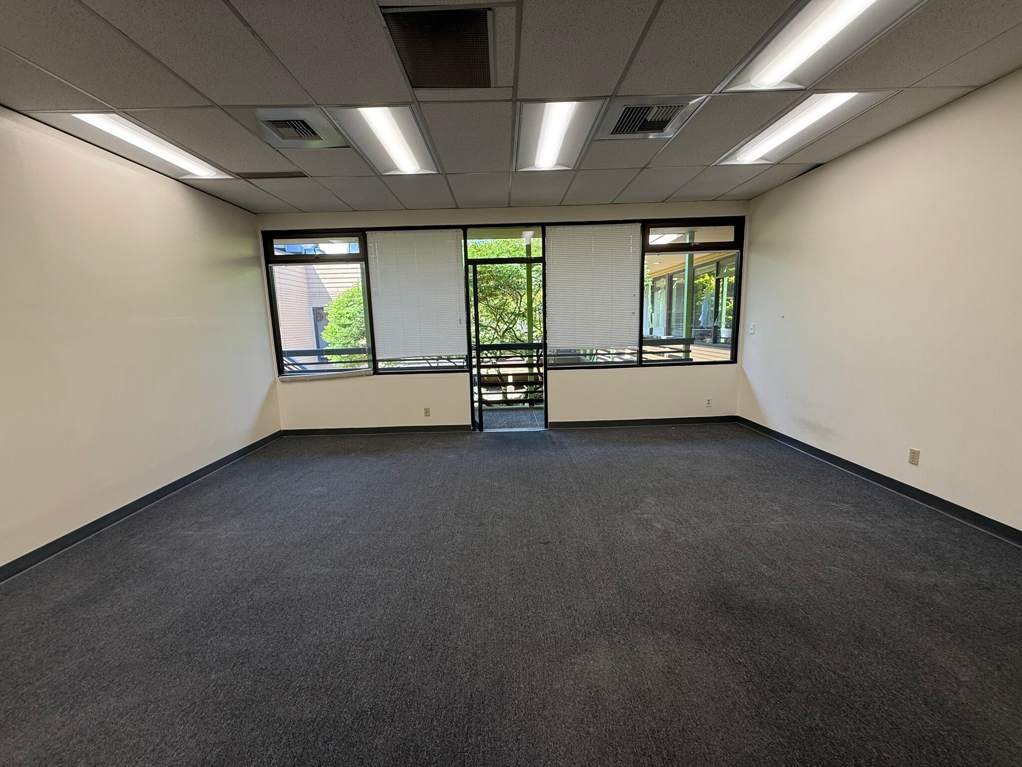 1805 136th Pl NE, Bellevue, WA à louer Photo intérieure– Image 1 sur 6