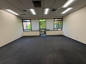1805 136th Pl NE, Bellevue, WA à louer Photo intérieure– Image 1 sur 6
