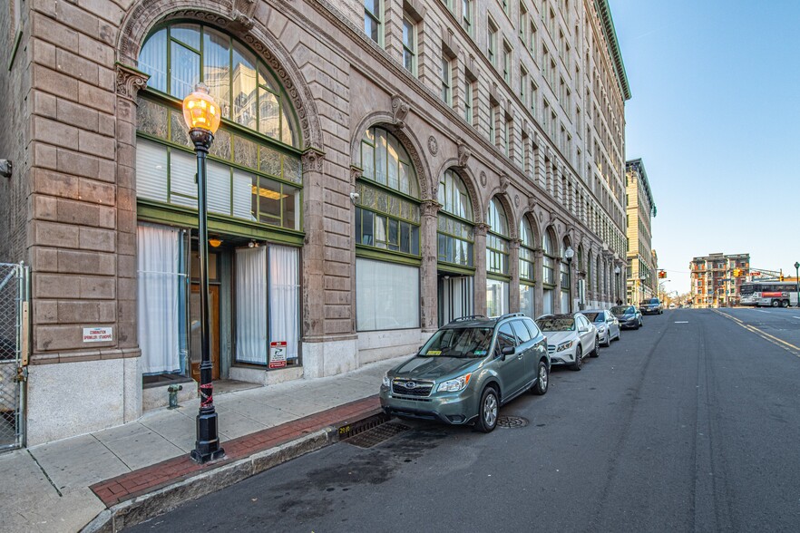 143 E State St, Trenton, NJ à louer - Photo de l’immeuble – Image 3 sur 4