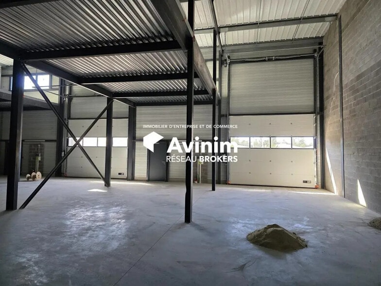 Industriel/Logistique dans Lunel à vendre - Photo intérieure – Image 2 sur 3