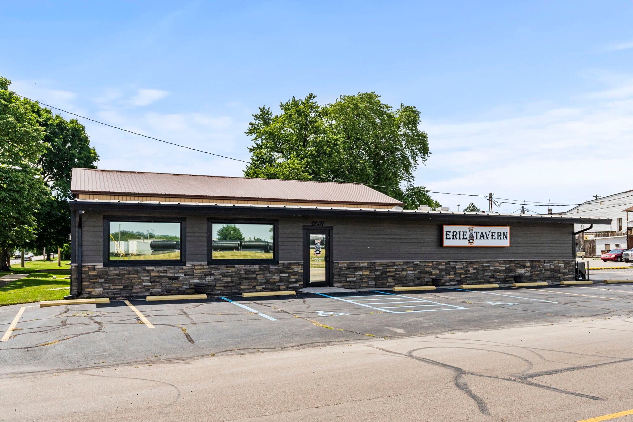 770 E Franklin St, Huntington, IN à vendre Photo principale– Image 1 sur 32