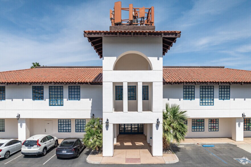 78150 Calle Tampico, La Quinta, CA à louer - Photo de l’immeuble – Image 2 sur 6