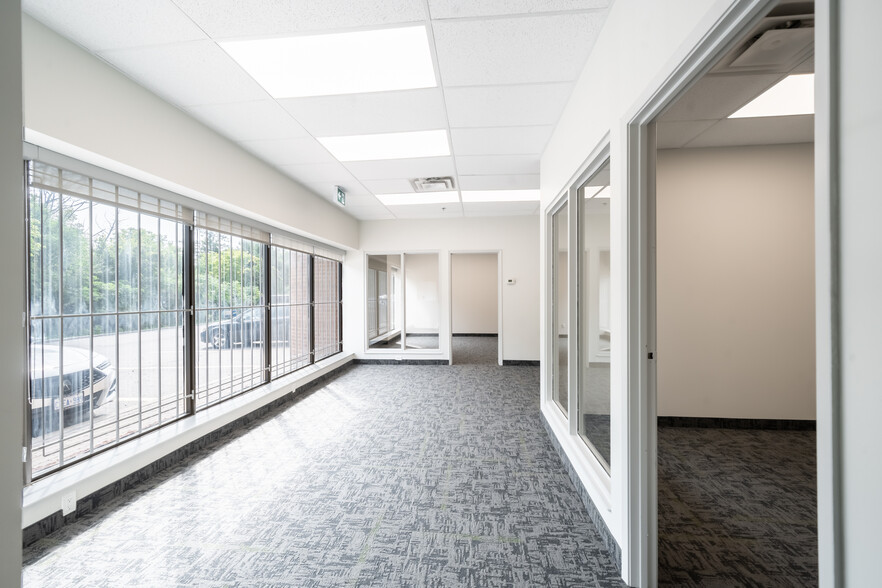 445 Milner Ave, Toronto, ON à vendre - Photo de l’immeuble – Image 2 sur 11