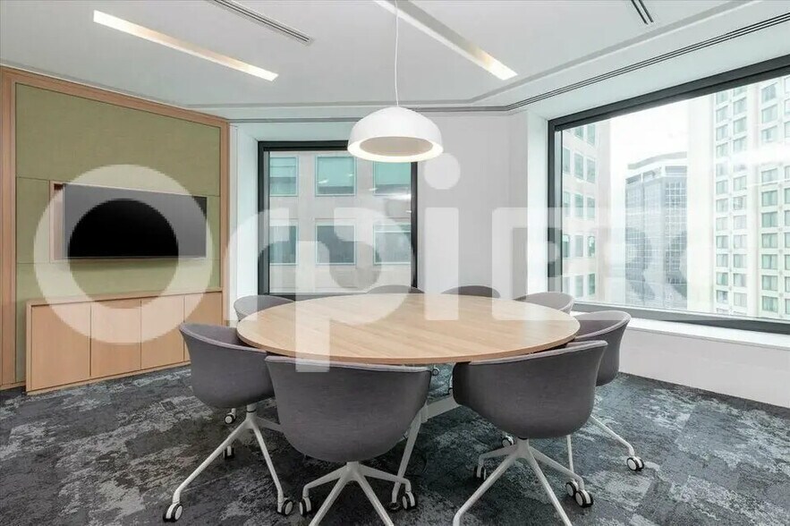Bureau dans Argenteuil à louer - Photo de l’immeuble – Image 1 sur 5