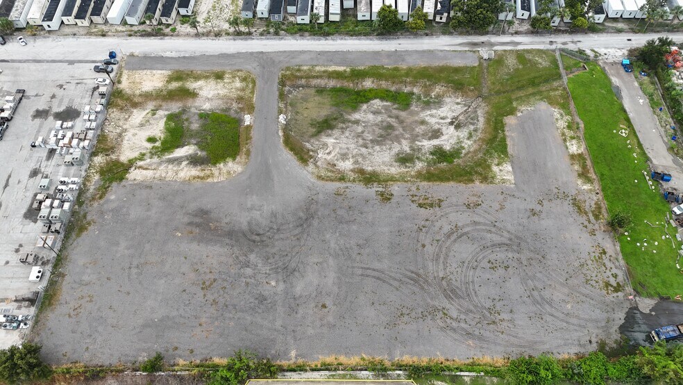5555 North 50th Street, Tampa, FL à louer - Photo principale – Image 1 sur 3