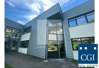 Plus de détails pour Local d'activités à louer