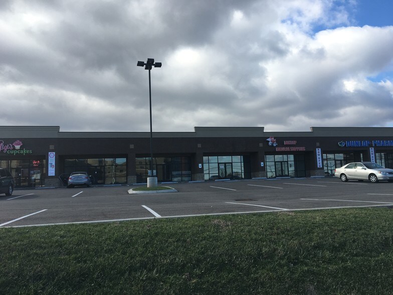 620 Dunlop Ln, Clarksville, TN à louer - Photo de l’immeuble – Image 2 sur 3