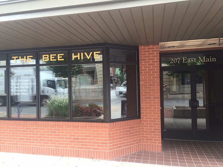 205-207 E Main St, Johnson City, TN à louer - Photo de l’immeuble – Image 2 sur 7