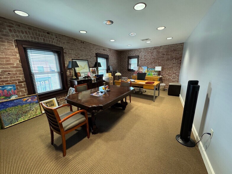 900 Westport Rd, Kansas City, MO à louer - Photo de l’immeuble – Image 3 sur 10