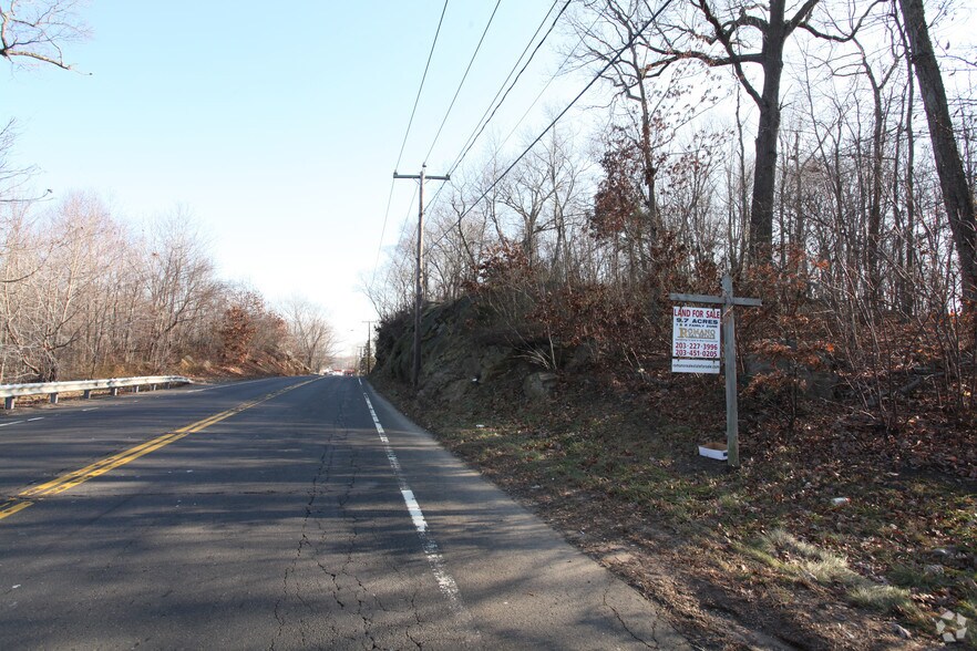 251 N Main St, Branford, CT à vendre - Photo de l’immeuble – Image 3 sur 10