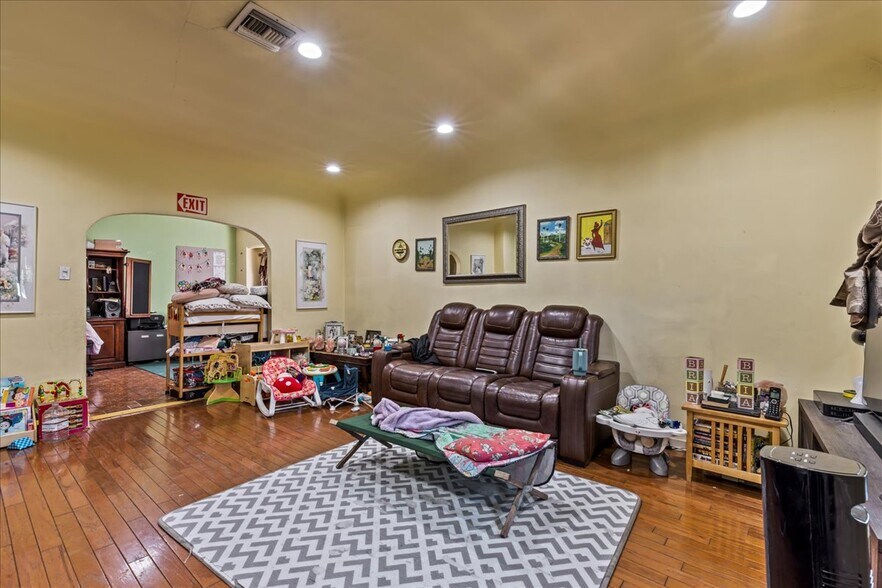 5552 Barton Ave, Los Angeles, CA à vendre - Photo intérieure – Image 3 sur 11