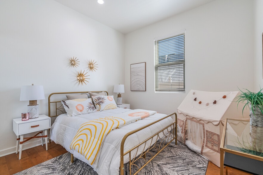 3718 S Barrington Ave, Los Angeles, CA à vendre - Photo intérieure – Image 3 sur 14