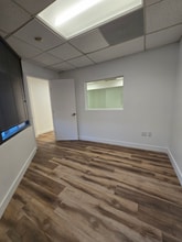 21250 Califa St, Woodland Hills, CA à louer Photo intérieure– Image 2 sur 8