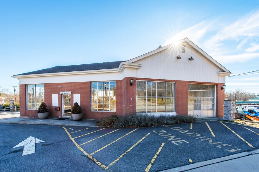 1 W Main St, Chester, NJ à vendre - Photo de l’immeuble – Image 1 sur 19