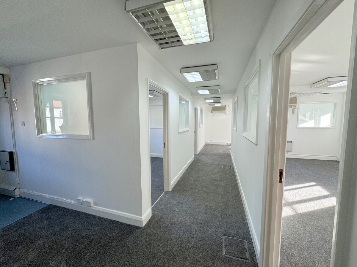 High St, Seal, KEN TN15 0EG - Lot 3 - - Photo intérieure - Image 1 of 1