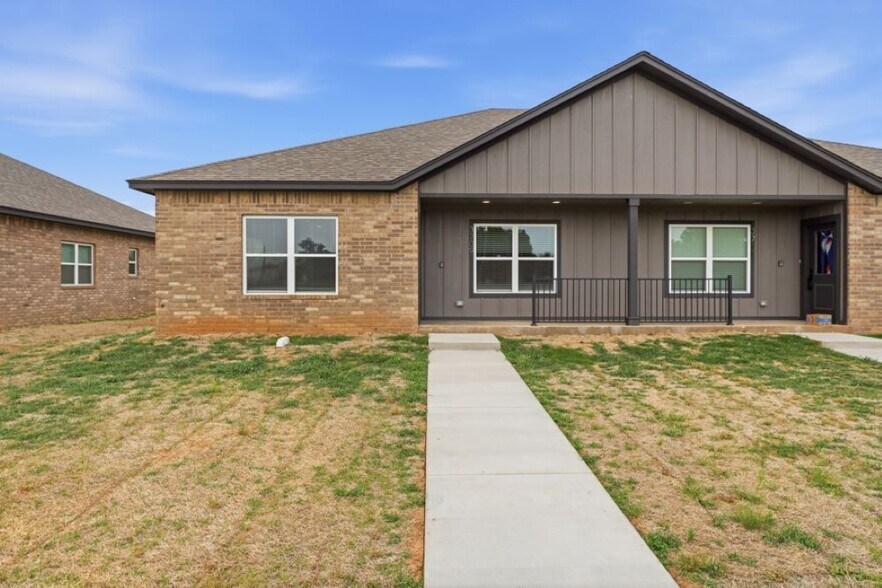 3611 & 3613 Frontier Avenue, Ponca City, OK à vendre - Photo de l’immeuble – Image 2 sur 31