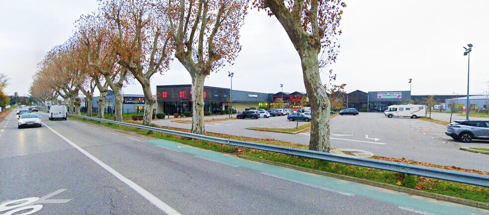 Local commercial dans Cheminas à louer - Photo de l’immeuble – Image 2 sur 2