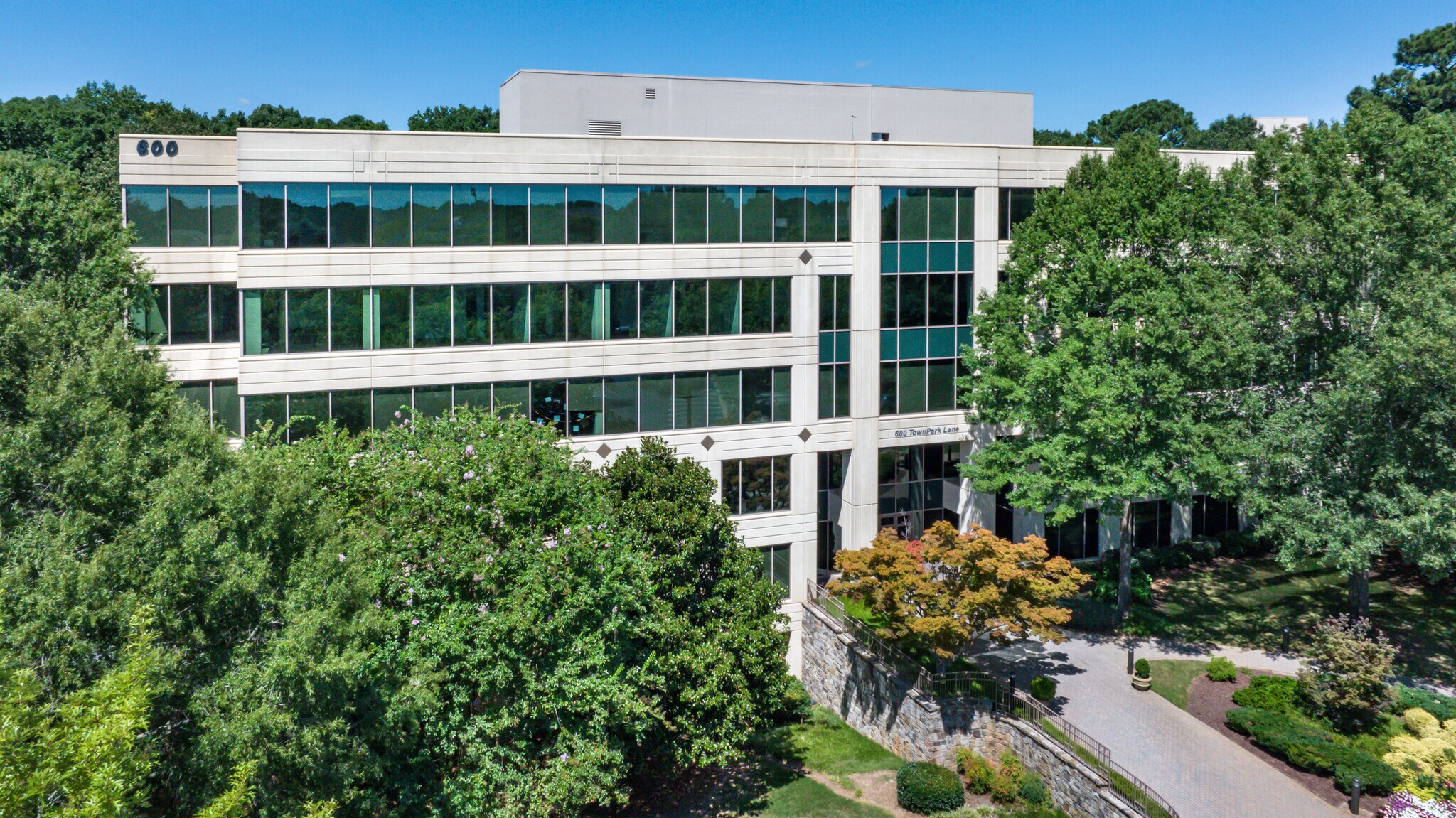 245 TownPark Dr, Kennesaw, GA à louer Photo principale– Image 1 sur 26