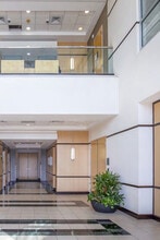 9119 Corporate Lake Dr, Tampa, FL à louer Hall d’entrée– Image 2 sur 2