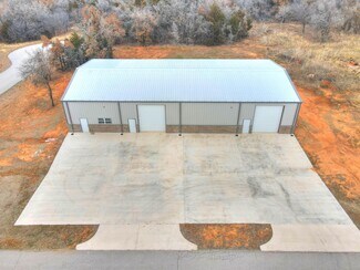 Plus de détails pour 1736 Red Oak Lane, Guthrie, OK - Industriel/Logistique à vendre