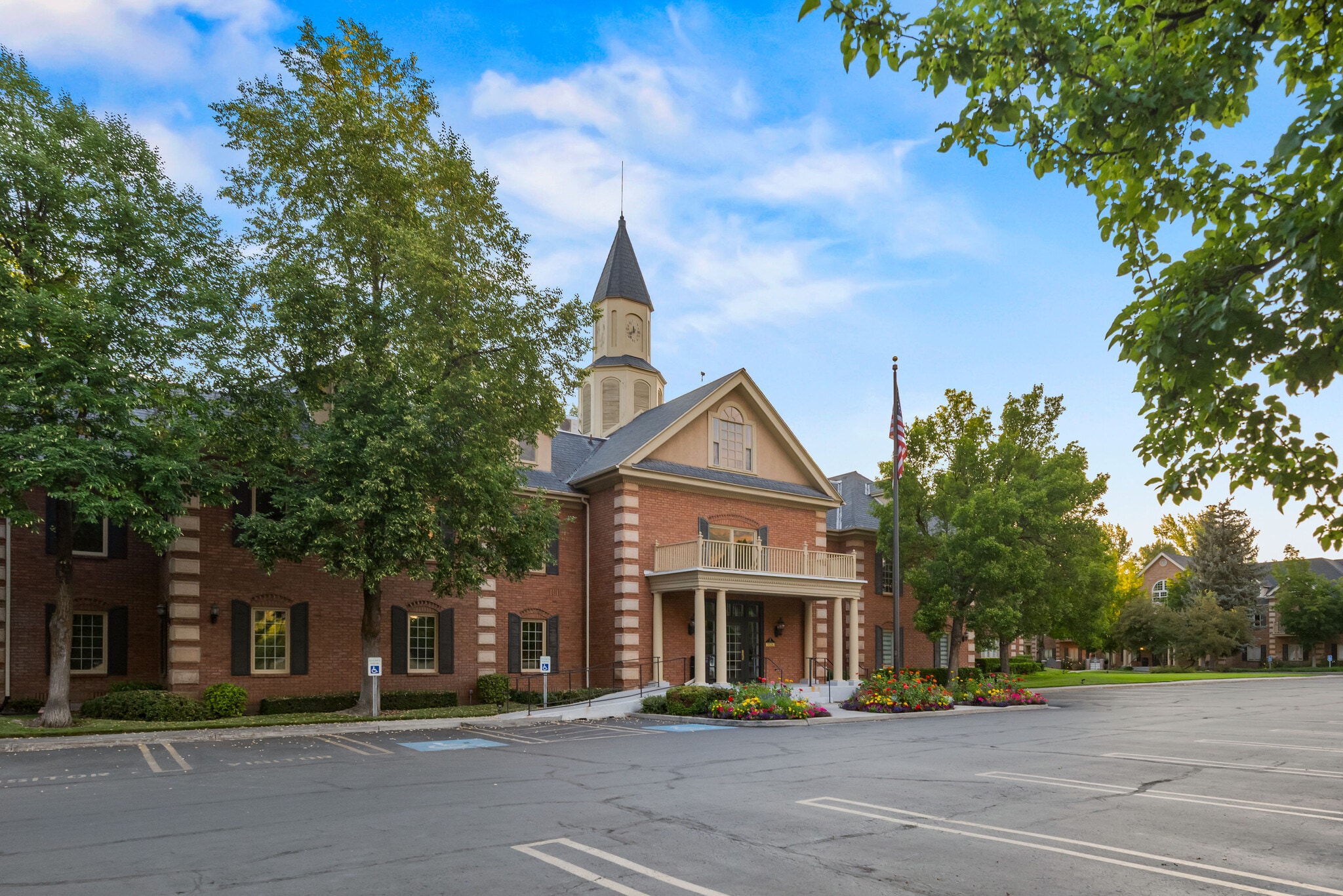 3521 N University Ave, Provo, UT à louer Photo de l’immeuble– Image 1 sur 2