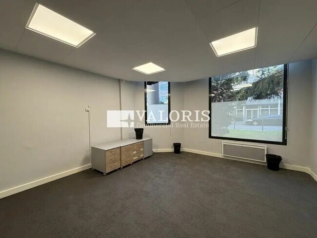 Plus de détails pour Bureau à vendre