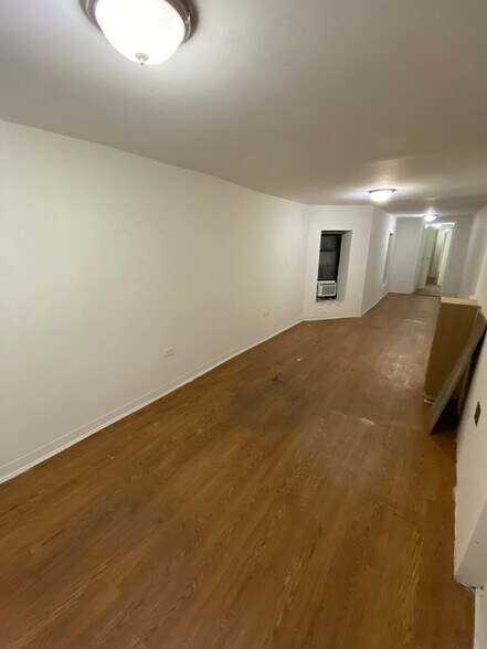527 W 48th St, New York, NY à louer - Photo de l’immeuble – Image 3 sur 10