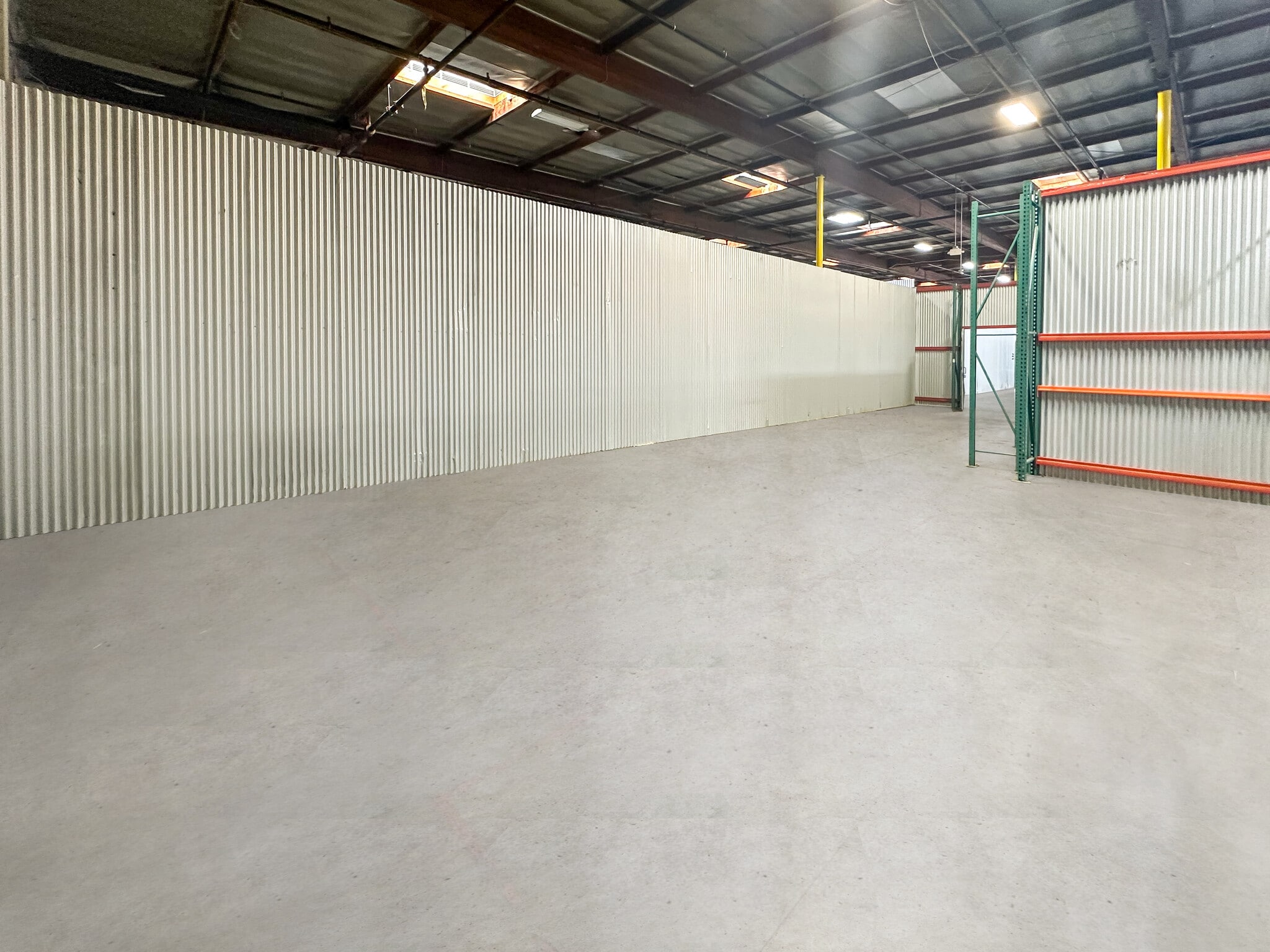 5625 E Firestone Blvd, South Gate, CA à louer Photo intérieure– Image 1 sur 4