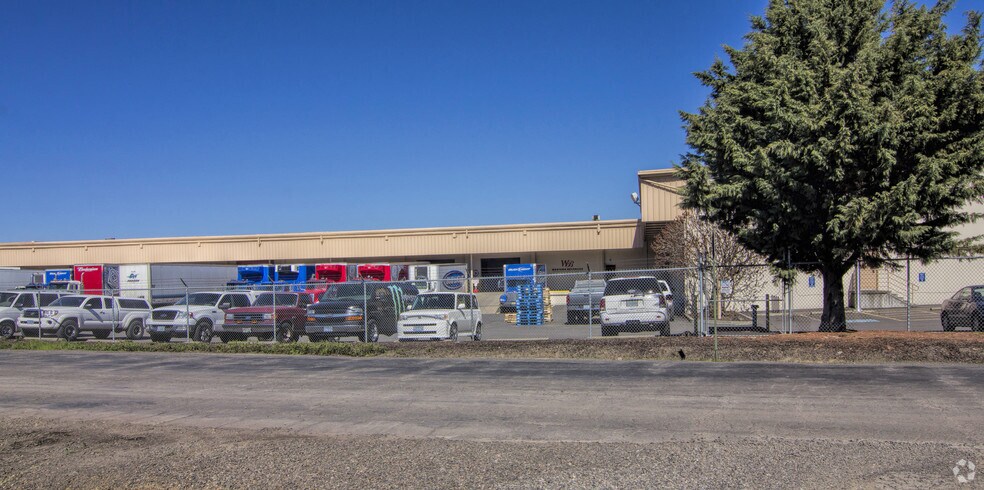 910 Mason Way, Medford, OR à vendre - Photo de l’immeuble – Image 2 sur 4