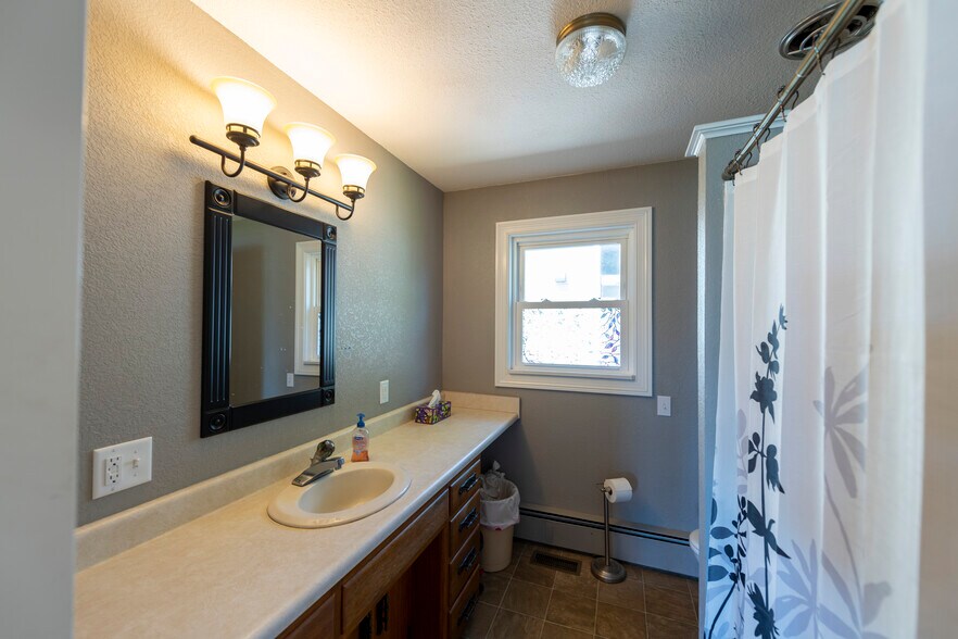 102 N Park Dr, Columbia City, IN à vendre - Photo de l’immeuble – Image 3 sur 9