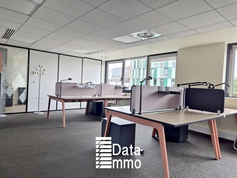 Bureau dans Fontenay-sous-Bois à louer - Photo de l’immeuble – Image 3 sur 7