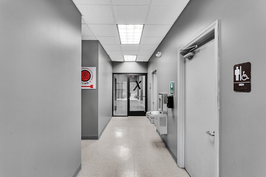 4491 School Rd S, Murrysville, PA à vendre - Photo intérieure – Image 2 sur 45