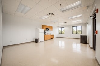 1803 Phyllis St, Bentonville, AR à louer Photo intérieure– Image 2 sur 12