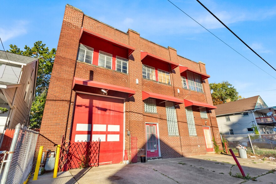 2032 W 105th St, Cleveland, OH à vendre - Photo de l’immeuble – Image 3 sur 26