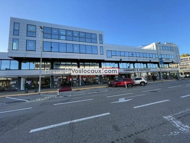 Bureau dans Saint-Laurent-du-Var à louer - Photo de l’immeuble – Image 1 sur 2