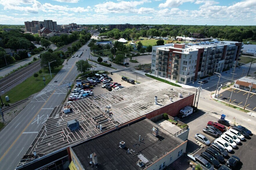 666 E Northwest Hwy, Arlington Heights, IL à vendre - Photo de l’immeuble – Image 2 sur 10