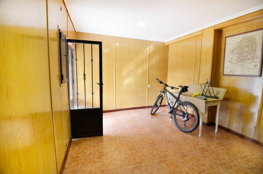 Calle Palos de la Frontera, 35, Salamanca, Salamanca à vendre - Photo de l’immeuble – Image 2 sur 6