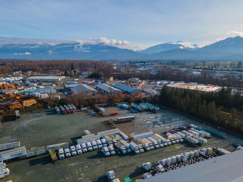8072 Lickman Rd, Chilliwack, BC à louer - Aérien – Image 2 sur 2