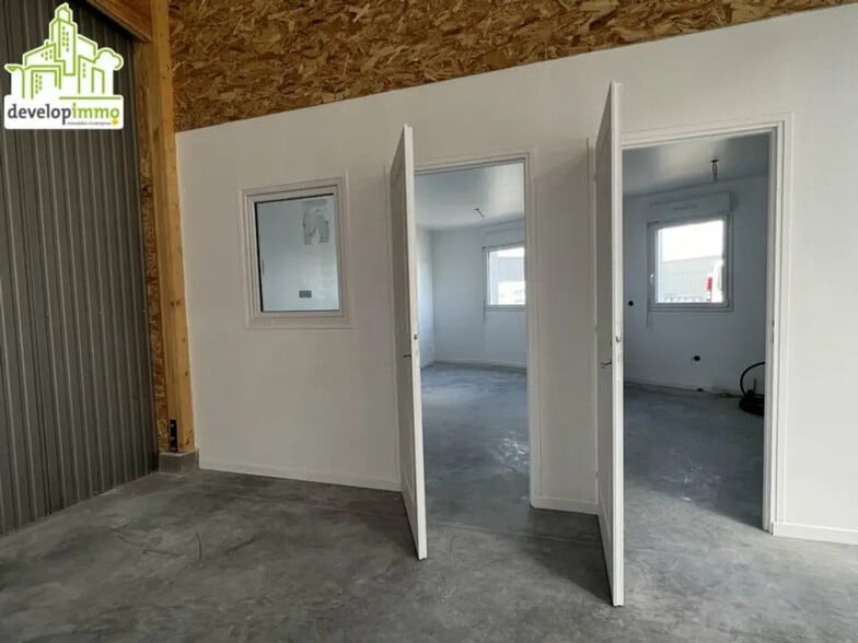 20 Rue De L'Europe, Colombelles à louer - Photo de l’immeuble – Image 2 sur 6