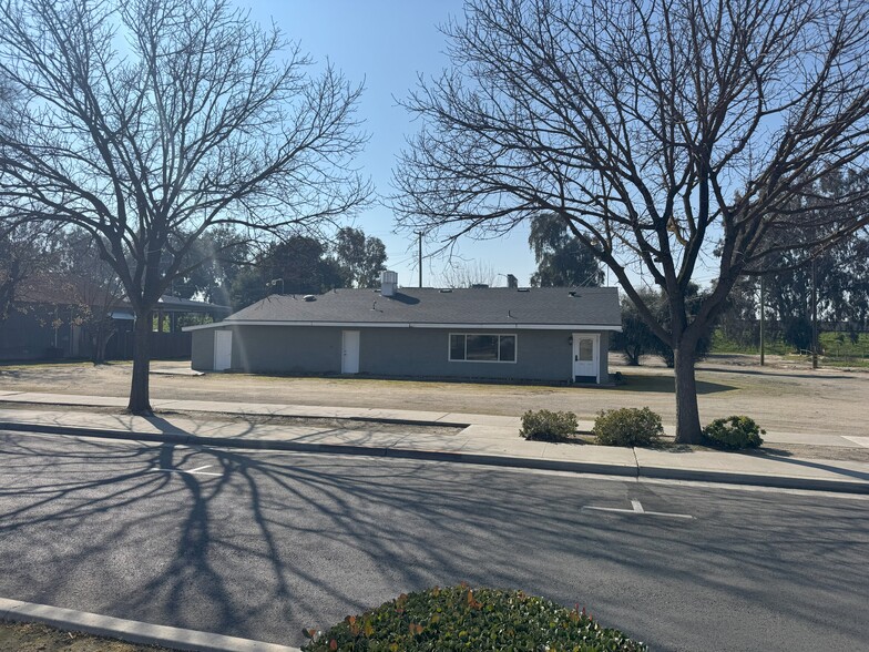 1671 Simpson St, Kingsburg, CA à vendre - Photo principale – Image 1 sur 12