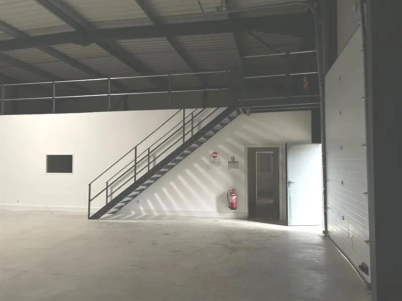 Local d’activités dans Chambray-lès-Tours à louer Photo intérieure– Image 1 sur 7