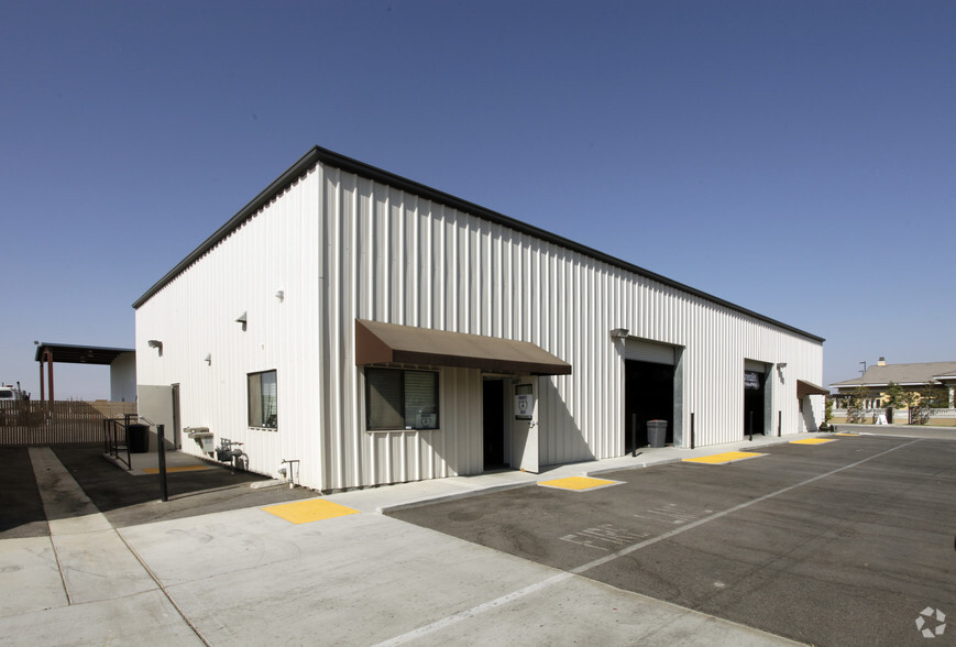 5415 Woodmere Dr, Bakersfield, CA à louer - Photo de l’immeuble – Image 1 sur 45