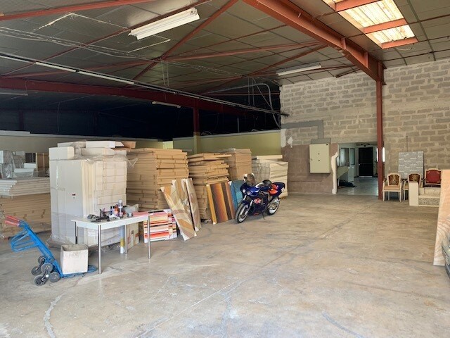 Industriel/Logistique dans Aubagne à louer - Photo de l’immeuble – Image 2 sur 5