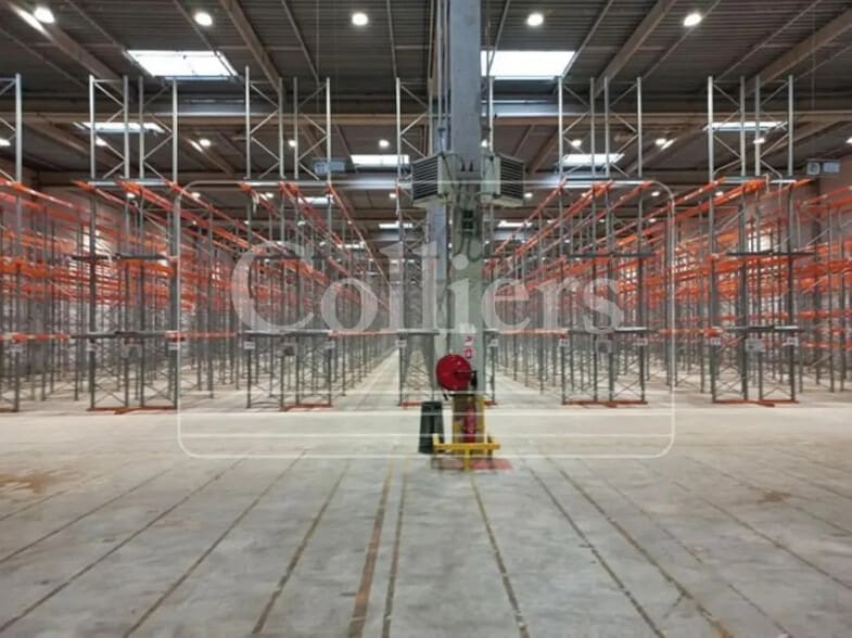 Industriel/Logistique dans Longueil-Sainte-Marie à louer - Photo de l’immeuble – Image 3 sur 8