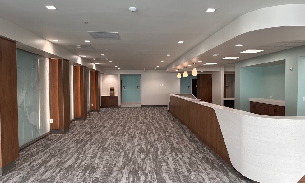 570 8th St, Saint Petersburg, FL à louer - Hall d’entrée – Image 3 sur 4