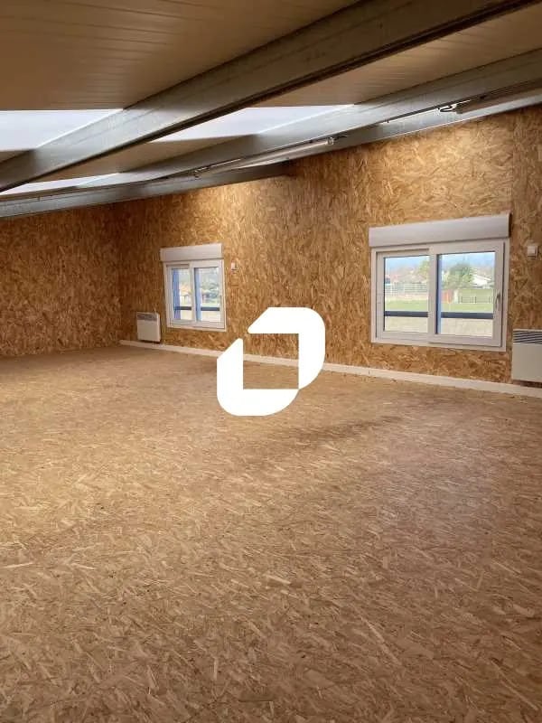 Local d'activités dans Izon à vendre Photo intérieure– Image 1 sur 5